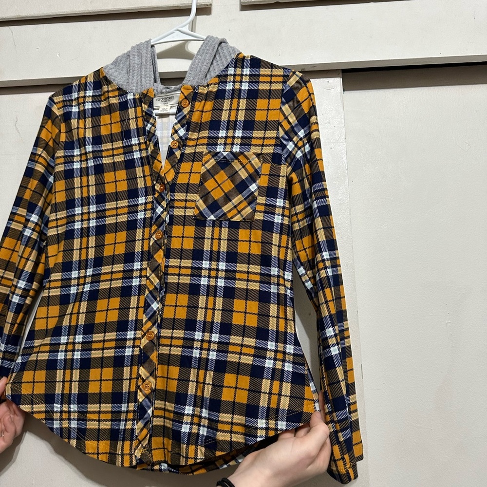 This is a juniors XL no comment shirt with hoodie very very soft